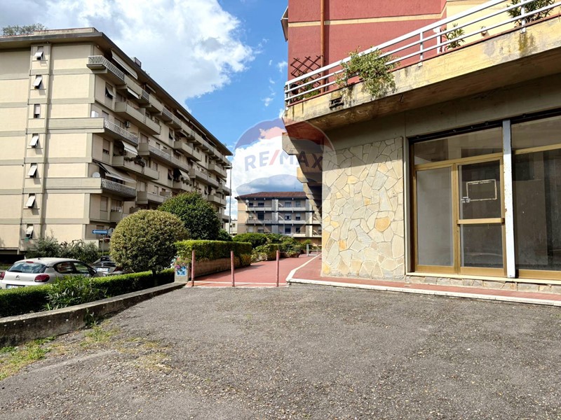 Immobile commerciale in Vendita a San Giovanni Valdarno, 58'800€, 78 m²