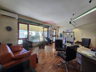 Ufficio in Vendita a Poggio Moiano, 148'000&euro;, 118 m²