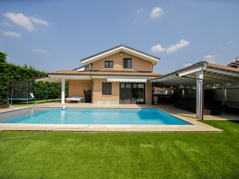 Villa in Vendita a Rivarossa, 590'000€, 311 m², con Box