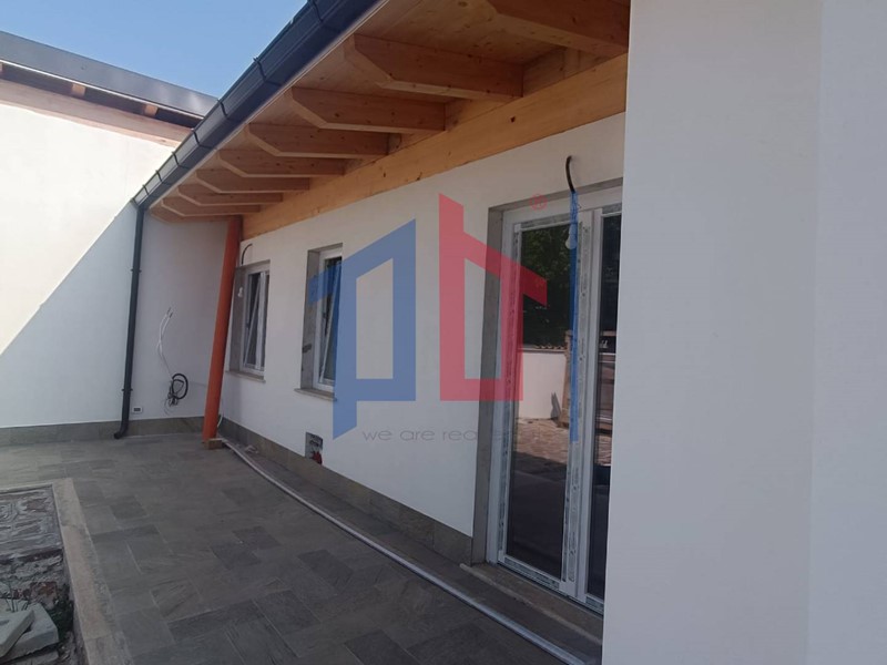 Villa in Vendita a Ardea, 160'000€, 70 m²