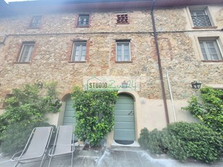 Casa Semi Indipendente in Vendita a Camaiore, 530'000&euro;, 231 m²