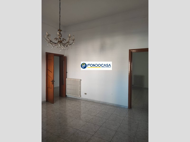 Casa Semi Indipendente in Vendita a Squinzano, 87'000€, 185 m²