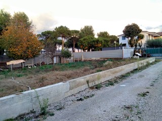 Terreno industriale in Vendita a Castello di Cisterna, 130'000€, 1100 m²