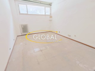 Attività commerciale in Vendita a Ancona, 105'000€, 100 m²