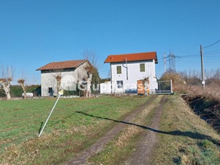 Casa Indipendente in Vendita a Magenta, 180'000€, 120 m²