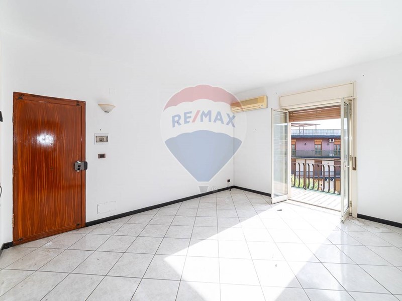 Trilocale in Vendita a Aci Catena, 85'000€, 98 m²