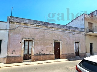 Casa Indipendente in Vendita a Copertino, 79'000€, 350 m²