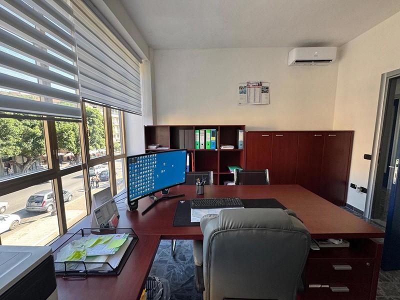 Ufficio in Vendita a Iglesias, 120'000€, 140 m²