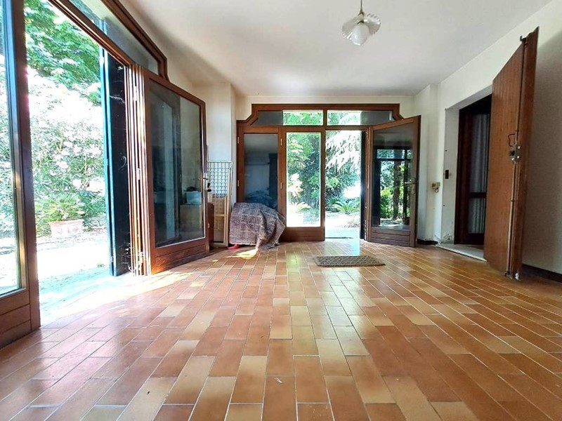 Villa in Vendita a Rovigo, 239'000€, 270 m², arredato, con Box