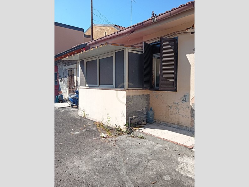 Casa Semi Indipendente in Vendita a Catania, zona Plebiscito, 67'000&euro;, 85 m²
