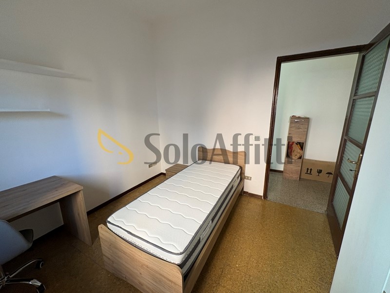 Stanza in Affitto a Novara, zona Sant'Antonio, 400€, 95 m², arredato