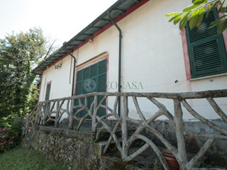 Casa Indipendente in Vendita a Riccò del Golfo di Spezia, zona San Benedetto, 260'000€, 160 m²