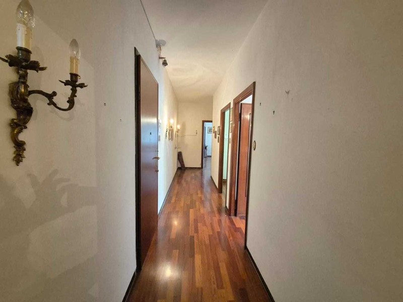 Trilocale in Vendita a La Spezia, zona EST, 130'000€, 80 m²
