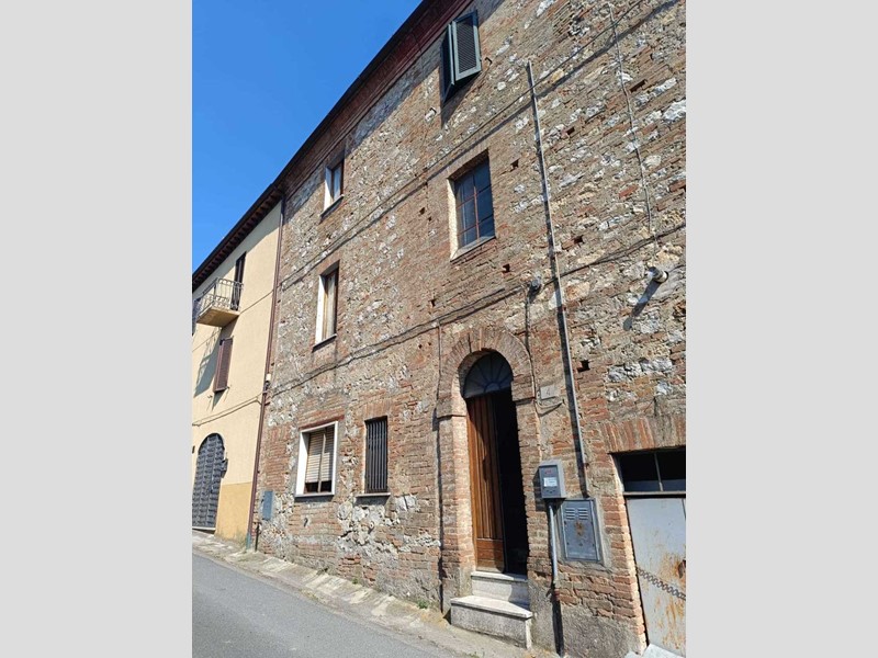 Casa Semi Indipendente in Vendita a Amelia, 32'000€, 150 m²