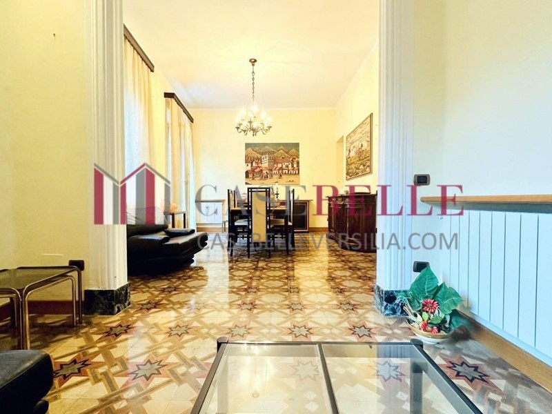 Appartamento in Vendita a Seravezza, 300'000&euro;, 180 m²