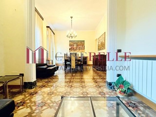 Appartamento in Vendita a Seravezza, 300'000&euro;, 180 m²