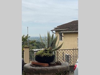 Casa Indipendente in Vendita a Sarzana, zona Sarzanello, 78'000&euro;, 51 m², arredato