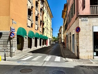 Negozio in Vendita a Pontedera, 61'000€, 34 m²