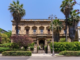 Appartamento in Vendita a Catania, 450'000&euro;, 260 m²