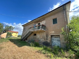 Casa Indipendente in Vendita a Capannoli, zona San Pietro In Belvedere, 220'000€, 250 m²