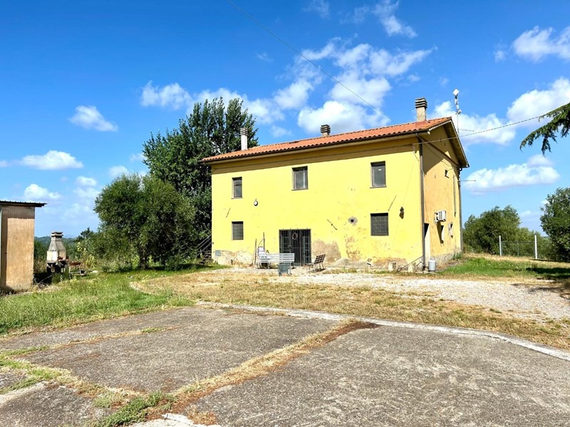 Casa Indipendente in Vendita a Capannoli, zona San Pietro In Belvedere, 220'000€, 260 m²