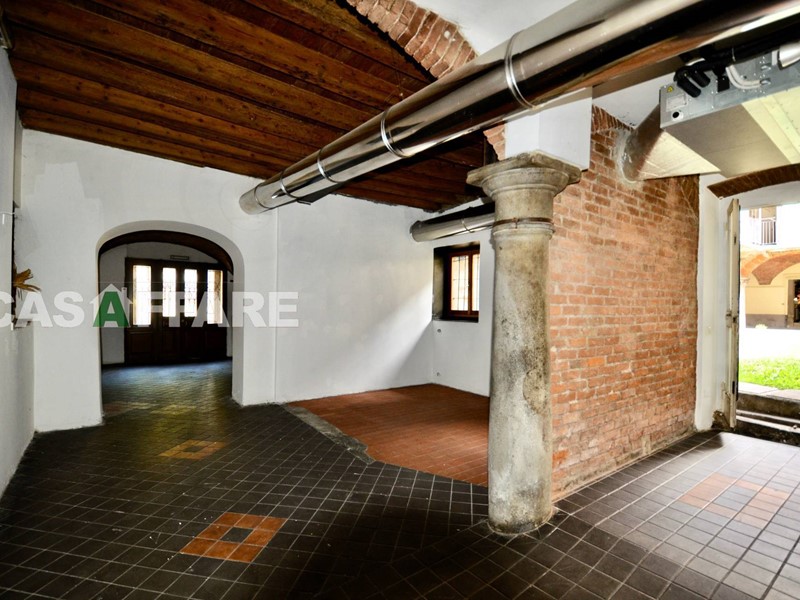 Immobile commerciale in Vendita a Bergamo, 330'000€, 210 m²