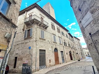Appartamento in Vendita a Ascoli Piceno, 219'000€, 158 m²