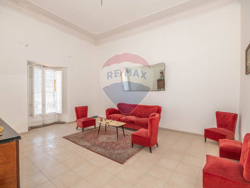 Appartamento in Vendita a Caltagirone, 51'000€, 164 m²