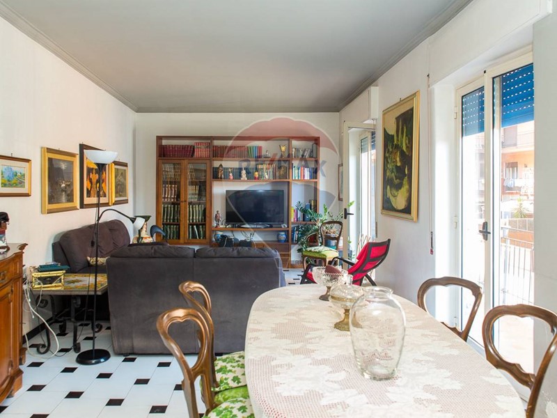 Quadrilocale in Vendita a Catania, 149'000&euro;, 170 m²
