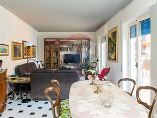 Quadrilocale in Vendita a Catania, 149'000&euro;, 170 m²