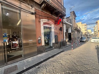 Immobile commerciale in Vendita a Santa Maria di Licodia, 79'000€, 100 m²