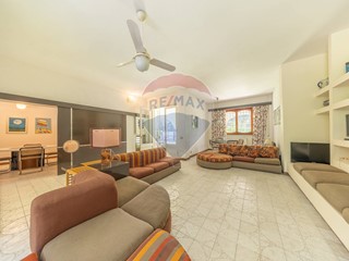 Casa Semi Indipendente in Vendita a Fiumicino, 1'400'000€, 303 m²