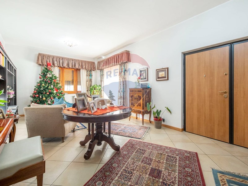 Villa in Vendita a San Giovanni la Punta, 420'000€, 300 m²