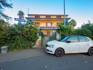 Villa in Vendita a San Giovanni la Punta, 420'000€, 300 m²