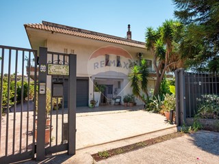 Casa Indipendente in Vendita a Taormina, 550'000€, 220 m²