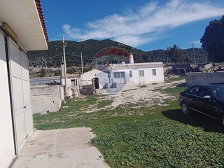 Rustico in Vendita a Mattinata, 165'000€, 200 m²