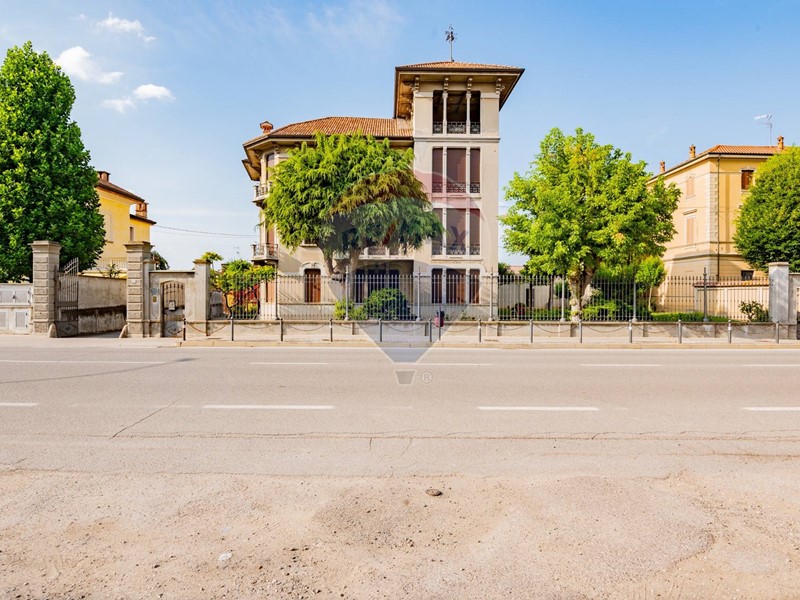 Villa in Vendita a Piadena Drizzona, 398'000&euro;, 500 m²