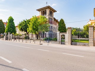 Villa in Vendita a Piadena Drizzona, 398'000&euro;, 500 m²