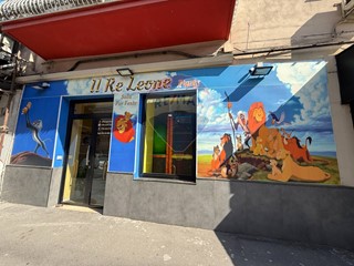 Immobile commerciale in Vendita a Napoli, 295'000€, 194 m²