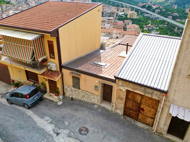 Trilocale in Vendita a Altofonte, 65'000€, 78 m²