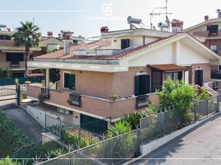 Villa in Vendita a Ciampino, 390'000&euro;, 175 m²