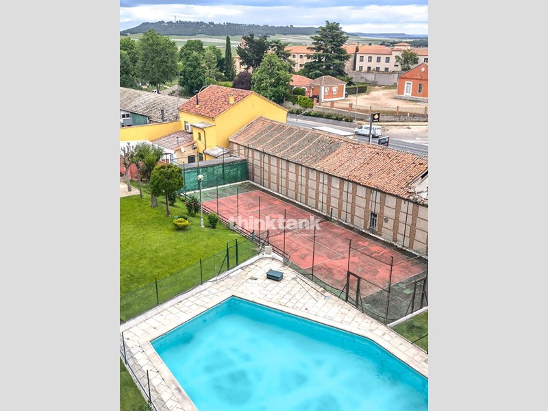 Attico in Vendita a Olmedo, 140'000€, 150 m²