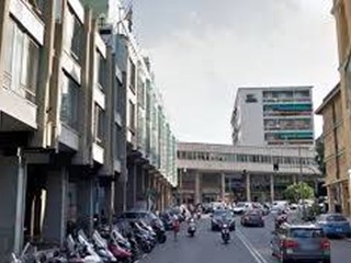 Immobile commerciale in Affitto a Genova, 2'000€, 200 m²