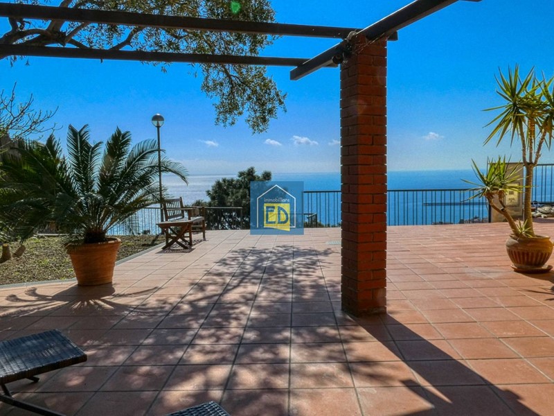 Appartamento in Vendita a Albissola Marina, 196 m²