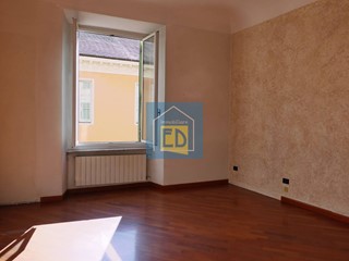 Appartamento in Vendita a Savona, 295'000€, 172 m²
