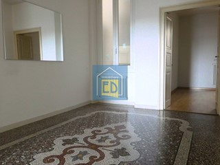 Appartamento in Vendita a Savona, 480'000€, 241 m²