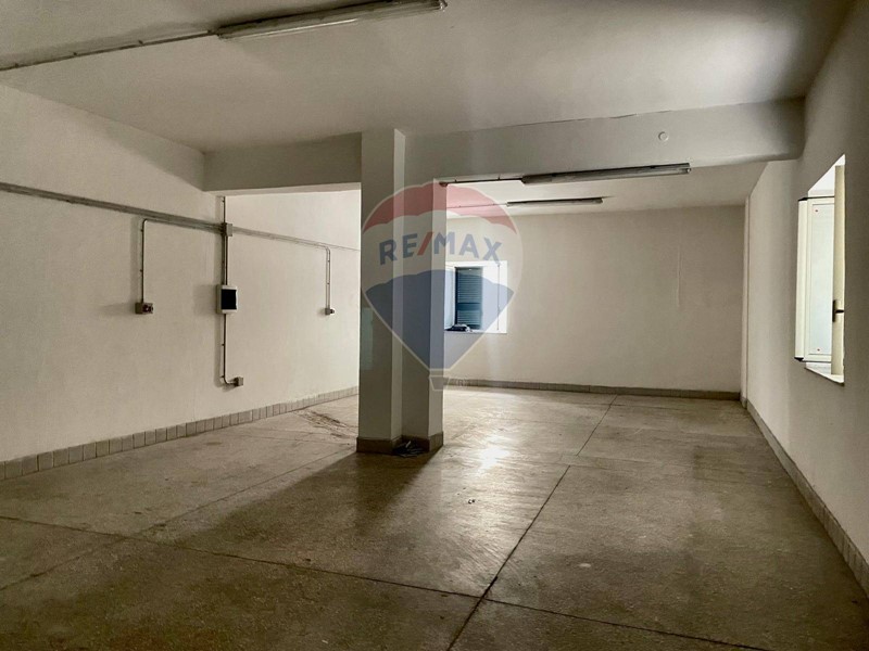 Laboratorio in Affitto a Casandrino, 450€, 100 m²
