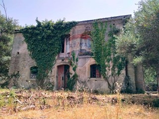 Villa in Vendita a Castiglione di Sicilia, 98'000€, 185 m²