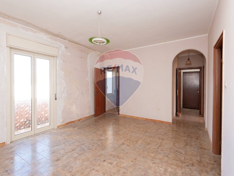 Appartamento in Vendita a Catania, 49'000&euro;, 130 m²