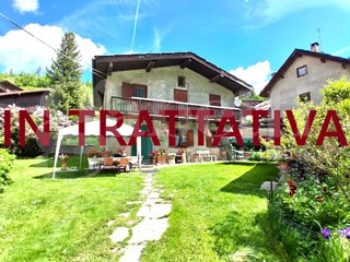 Trullo in Vendita a Cesana Torinese, 320'000€, 145 m², arredato